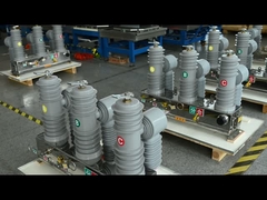 32 কেভি আউটডোর ভ্যাকুয়াম সার্কিট ব্রেকার উচ্চ ভোল্টেজ 3 ফেজ 40.5 কেভি স্বয়ংক্রিয় পুনরায় বন্ধক