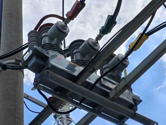 স্মার্ট গ্রিড সিস্টেমের জন্য উচ্চ ভোল্টেজ ক্যাপাসিটর পাওয়ার সাপ্লাই -6W/10W/15W/18W